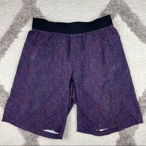 Lulu Lemon mens short size large. Great condition impressively comfortable.